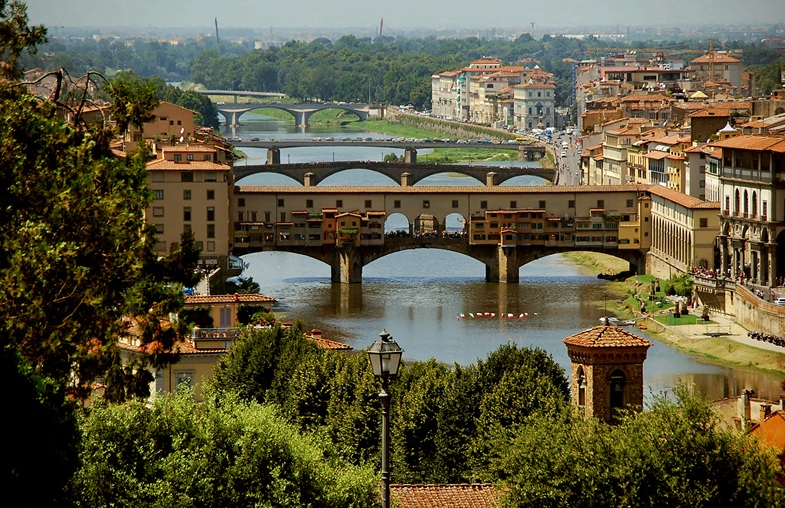 Florence & Tuscany — Renaissance culture and vineyard estates, curated with private access, tastings, and relaxed countryside rhythm